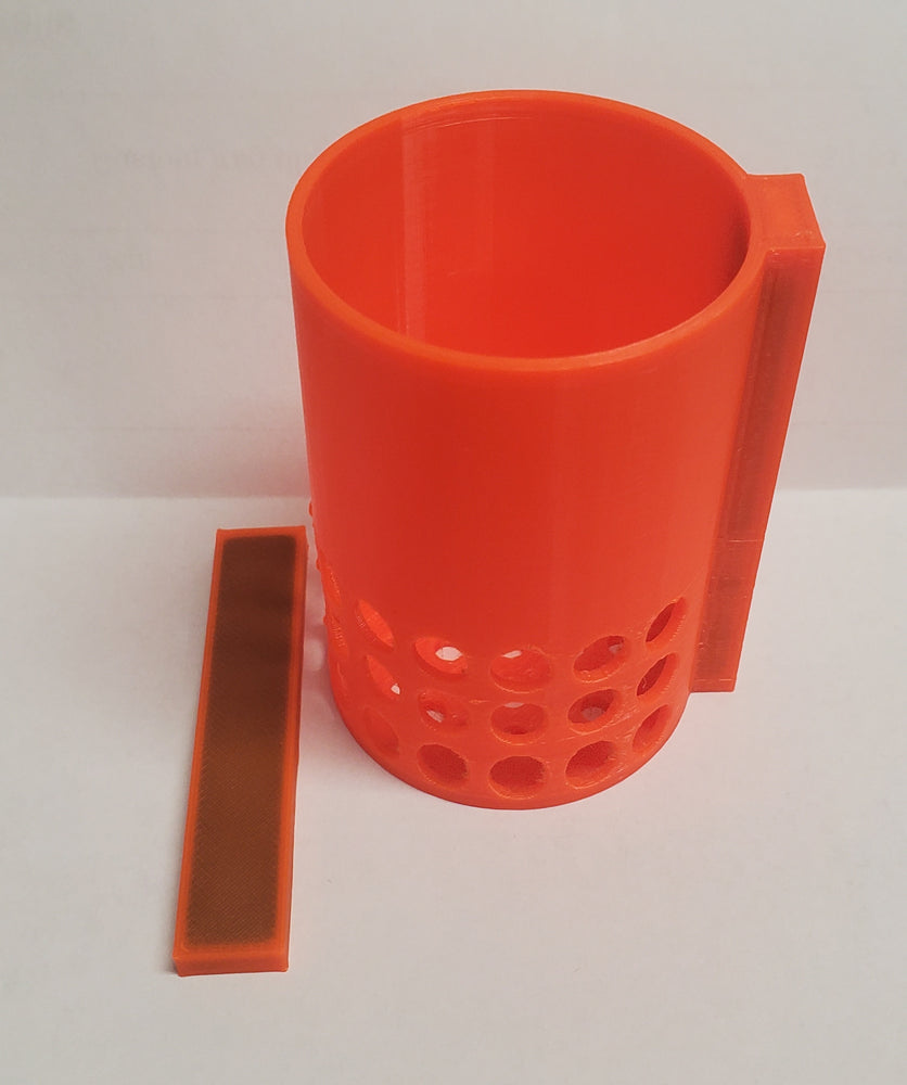 3D Printed magnetic Frozen Fish food Feeder